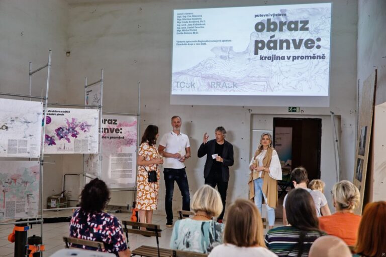 Putovní výstava „Obraz pánve: Krajina v proměně“